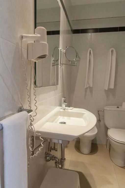 Dreibettzimmer (2 Erwachsene + 1 Kind) — Hotel San Luis