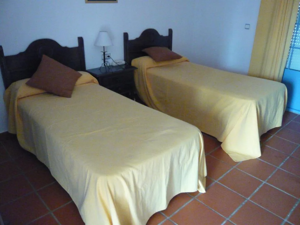 Doppelzimmer mit Waldblick – 2 Betten — Hotel San Miguel
