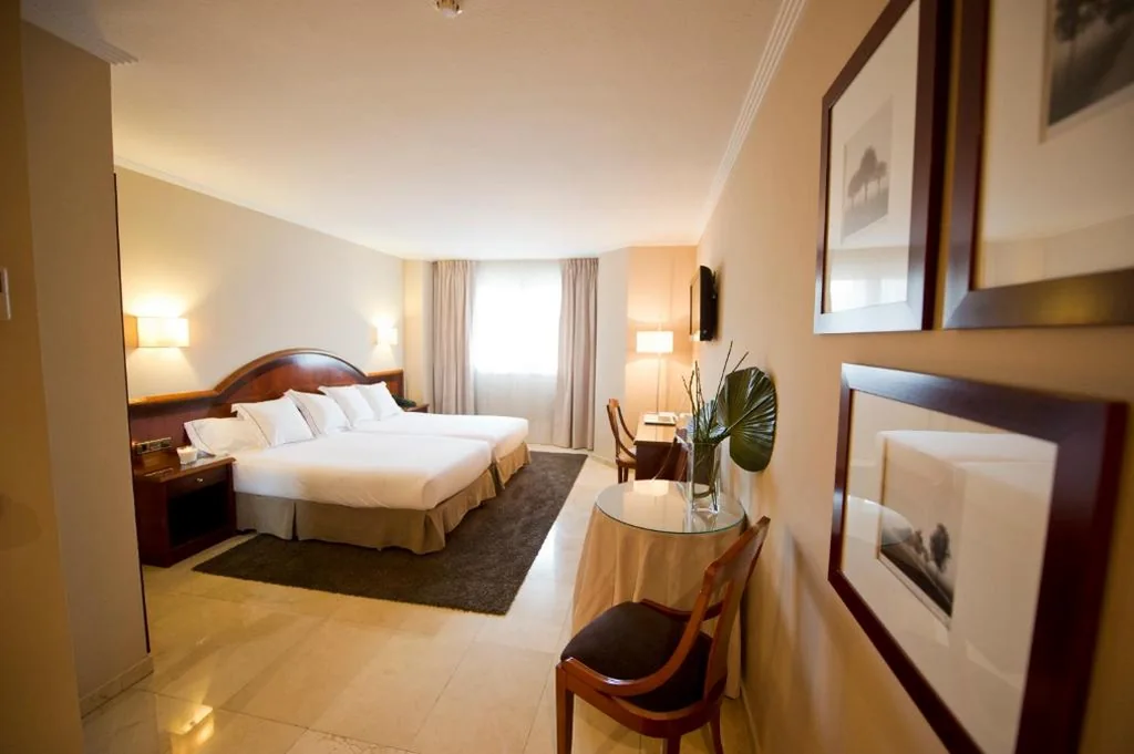 Habitación Doble con cama supletoria - 2 camas — Hotel San Pedro