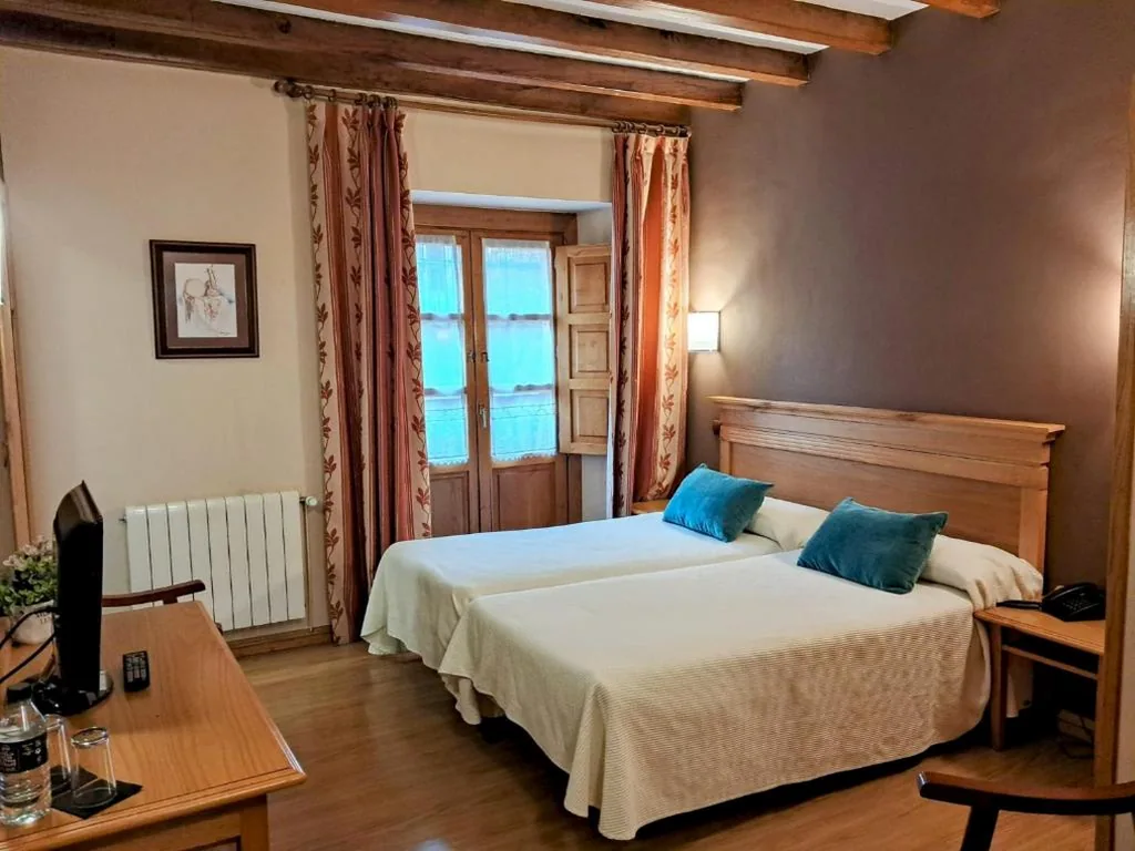 Double Room - 1 or 2 Beds — Hotel San Roque