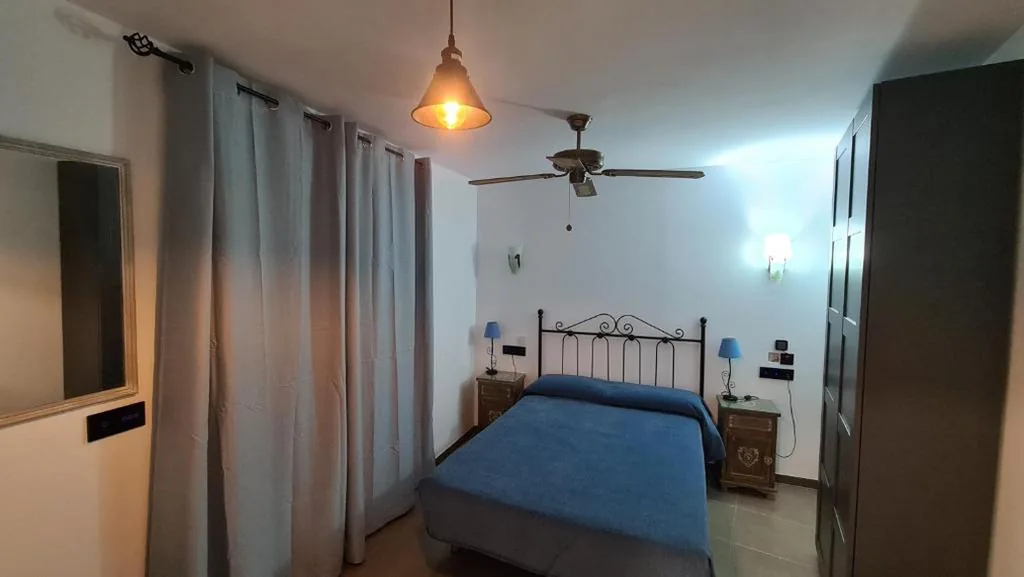 Komfort-Doppelzimmer – Innenbereich — Hotel SAN SEBASTIAN Almuñécar