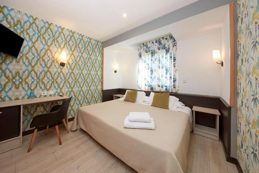 Doppelzimmer – 1 oder 2 Betten — Hotel Sanchez