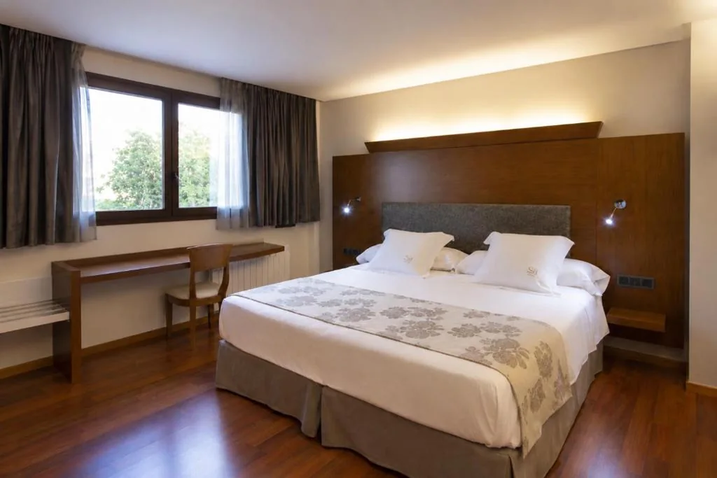 Habitación Triple — Hotel Sancho Abarca Petit SPA