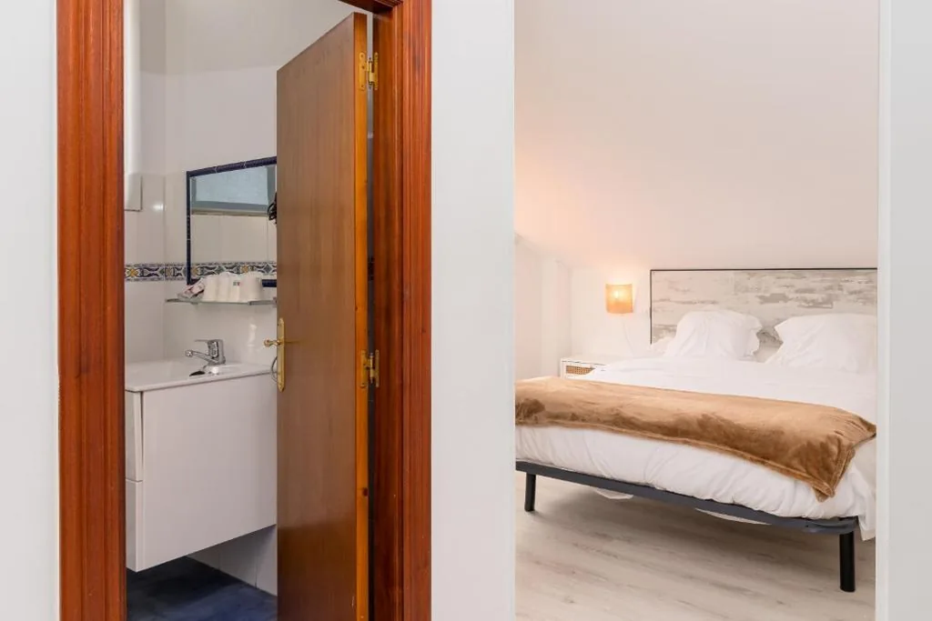 Camera quadrupla con doccia — Hotel SanMar