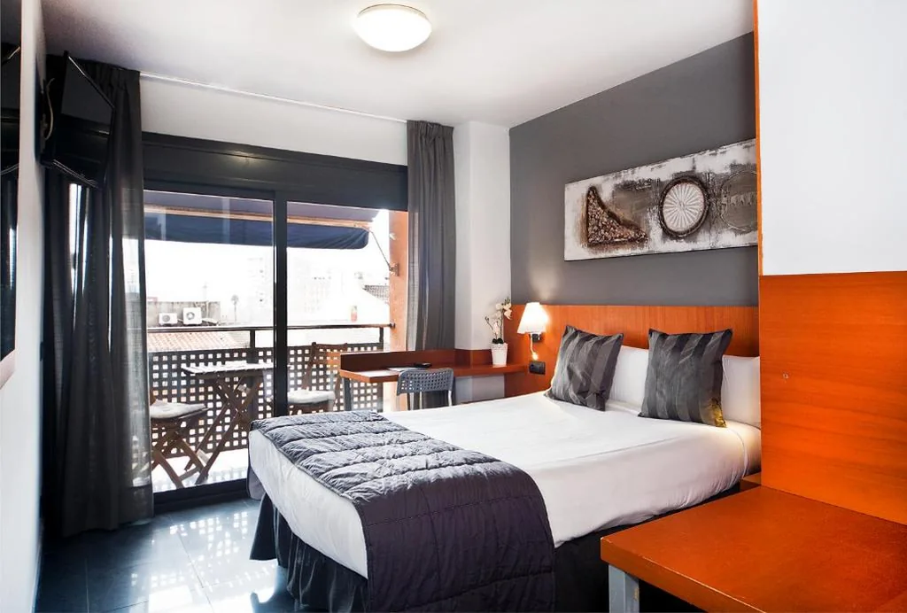 带阳台或露台的标准双人间 — HOTEL SANT PERE ll HSPII