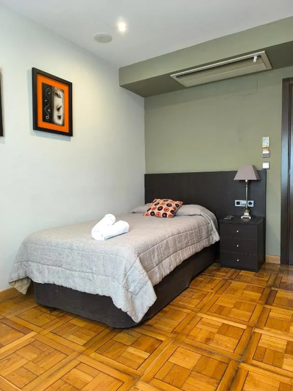 单人间 — Hotel Santa Barbara