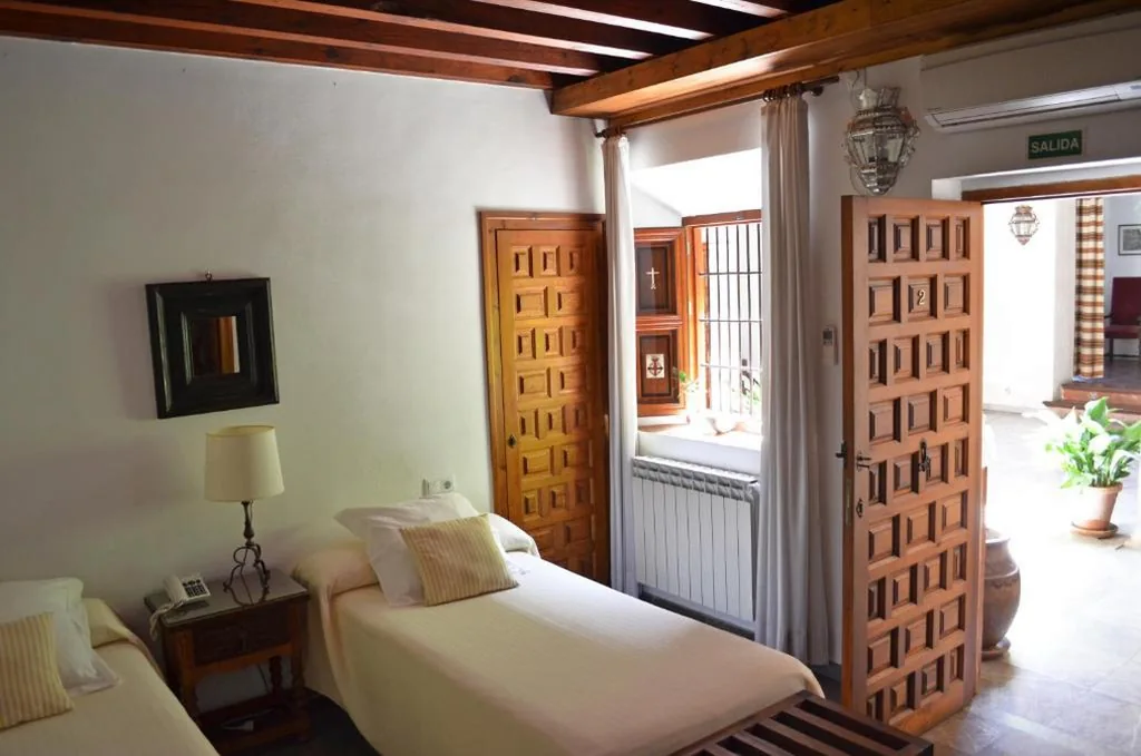 Quarto Duplo Básico - Rés do chão - 1 ou 2 camas — Hotel Santa Isabel La Real