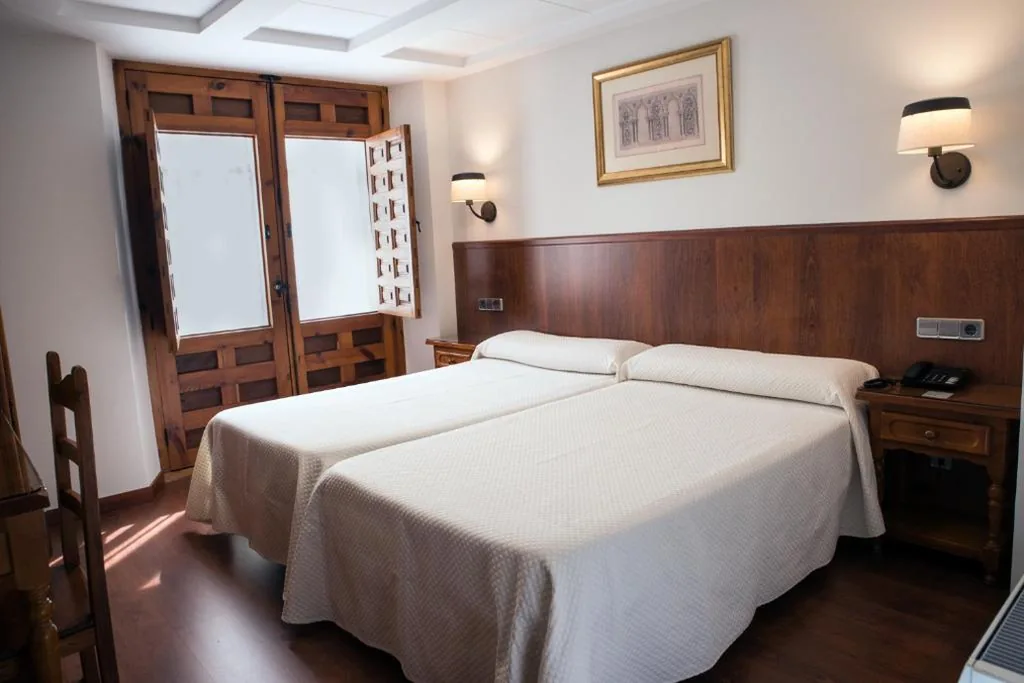 Quarto Duplo Clássico - 1 ou 2 camas — Hotel Santa Isabel