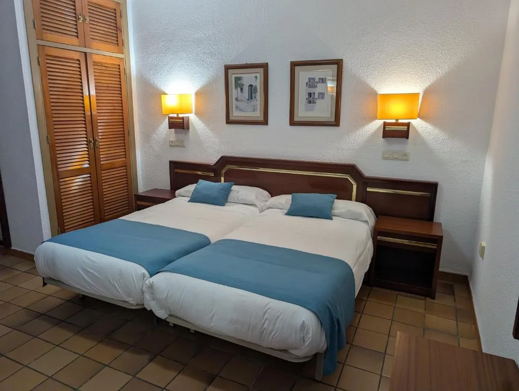 スーペリアツインルーム — Hotel Santa María