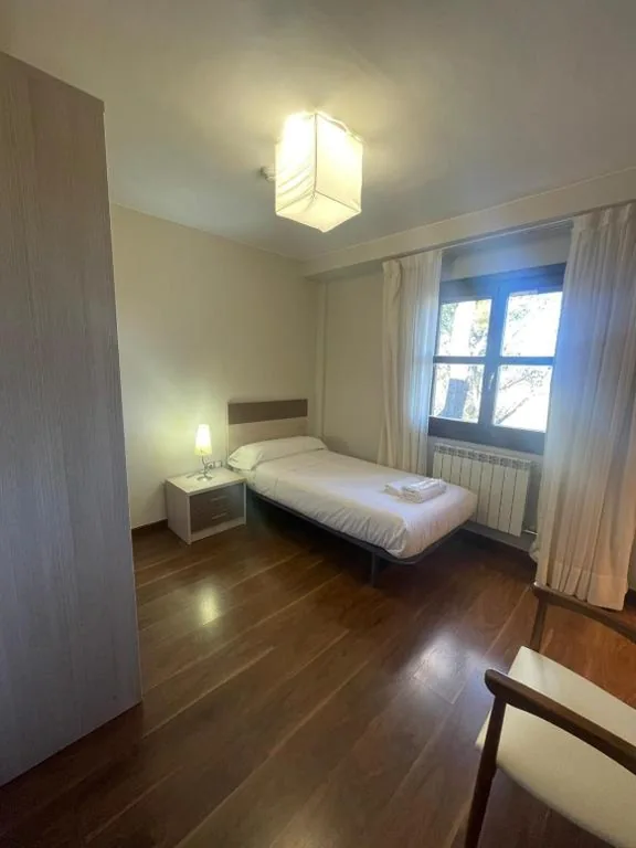 Eenpersoonskamer met uitzicht op de bergen — Hotel Santuario de Sancho Abarca