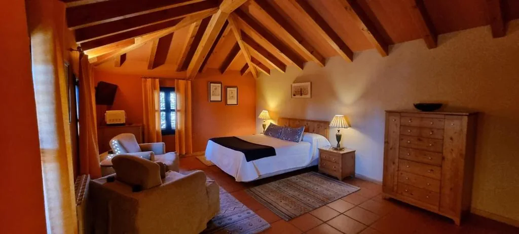 Habitación Cuádruple con bañera — Hotel Sara De Ur