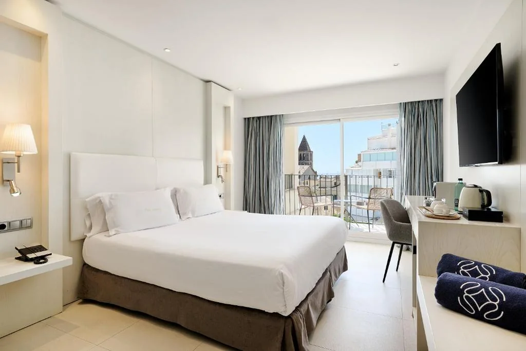 デラックスダブルルーム - ベッド1台または2台 — Hotel Saratoga