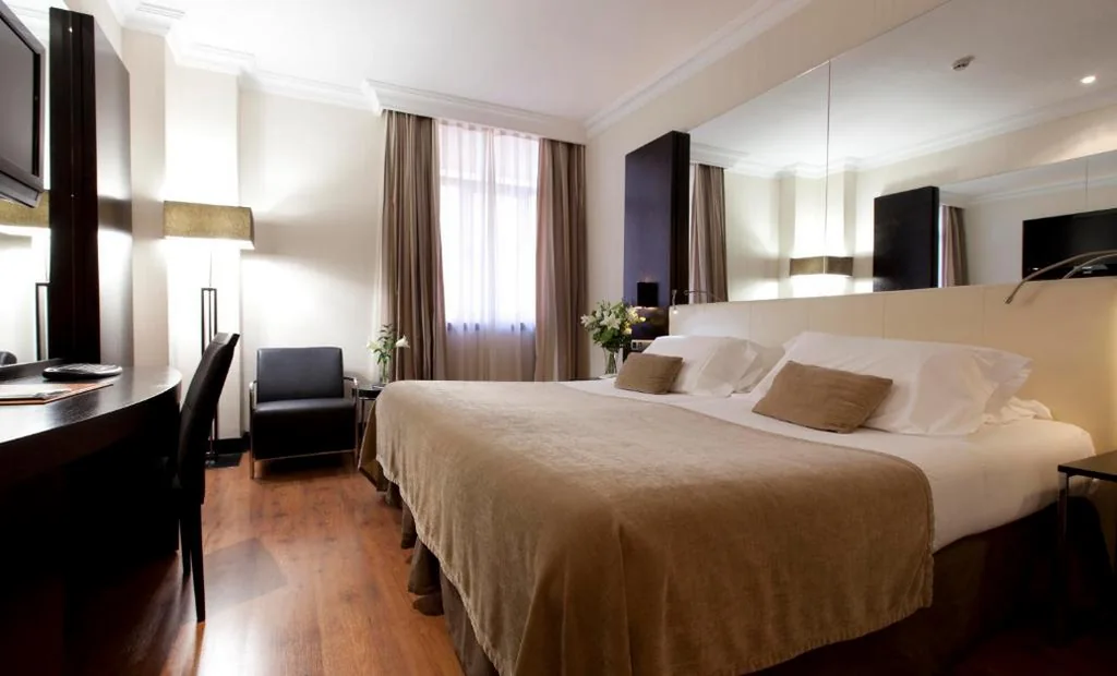 Chambre quintuple (2 adultes + 3 enfants) — Hotel Saray