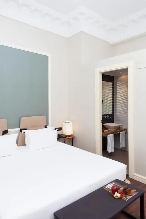 エキストラベッド付きデラックスダブルルーム（大人3名） — Hotel Sardinero Madrid