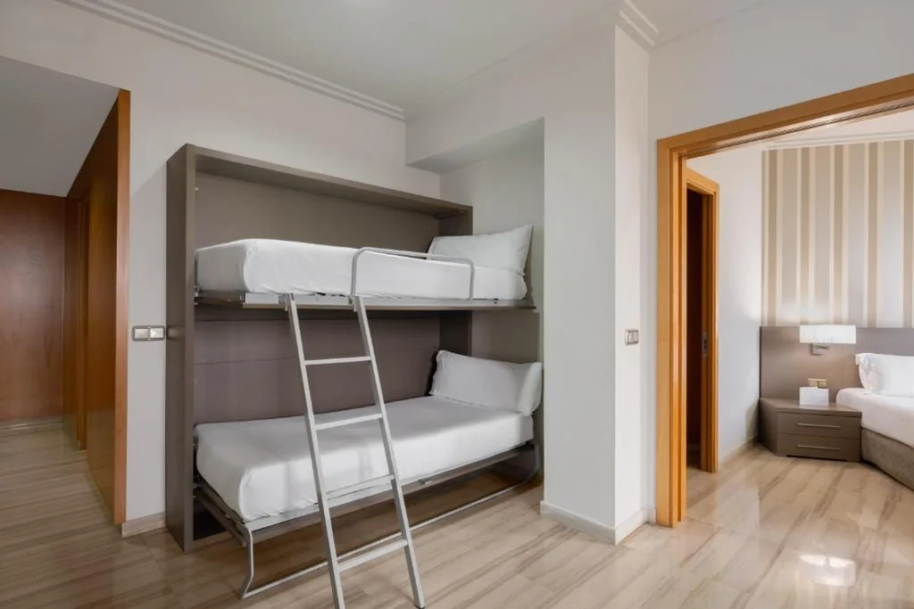Camera familiare (2 adulti + 4 bambini) — Hotel SB Ciutat Tarragona