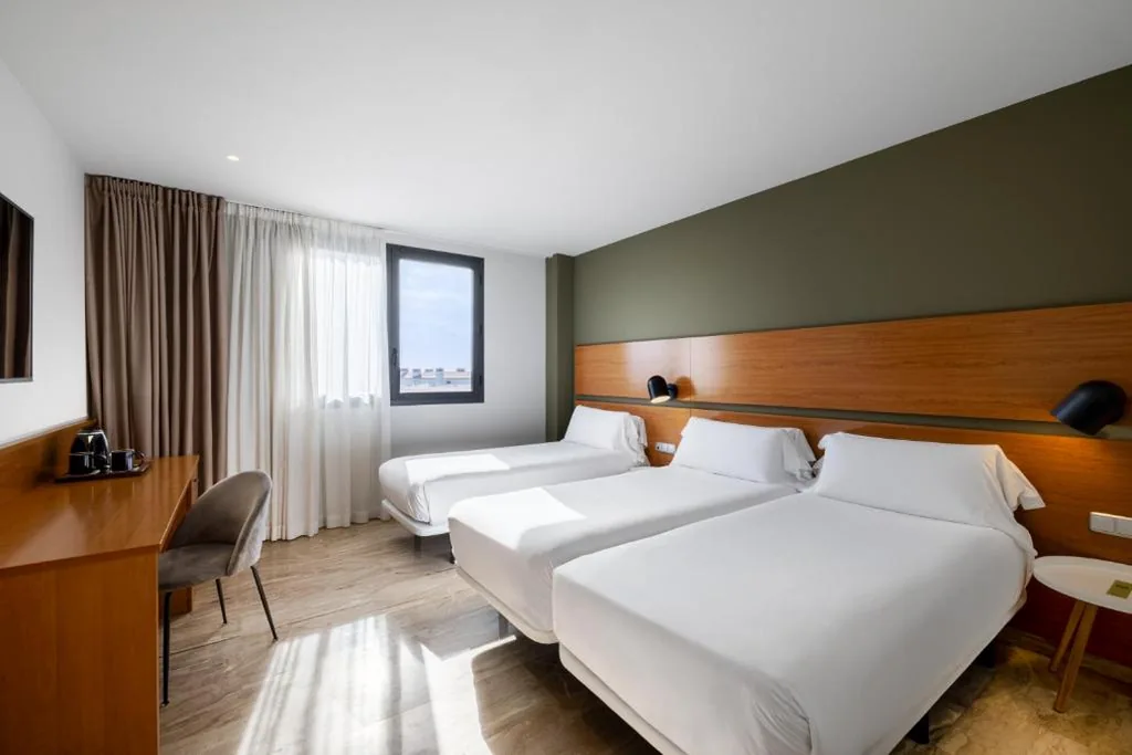 Chambre double avec lit d’appoint - 1 ou 2 lits (3 adultes) — Hotel SB Express Tarragona