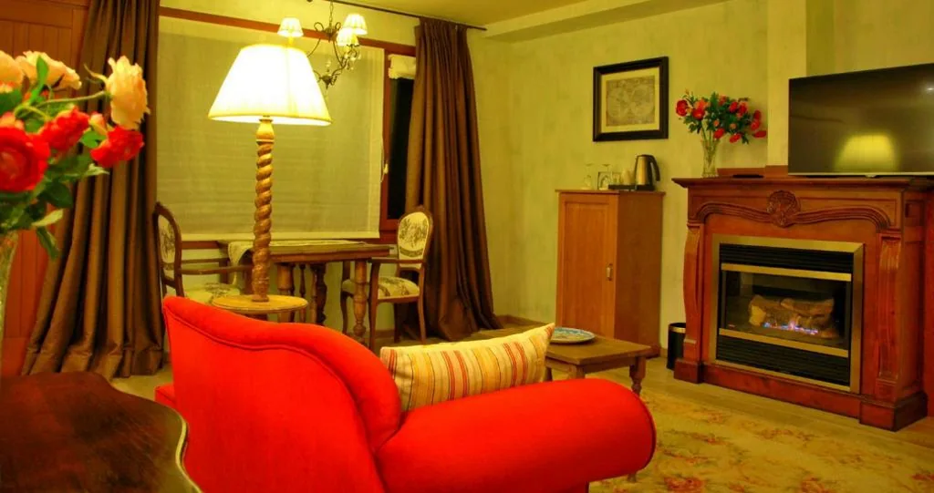 Suite met terras en bubbelbad — Hotel Selba d'Ansils