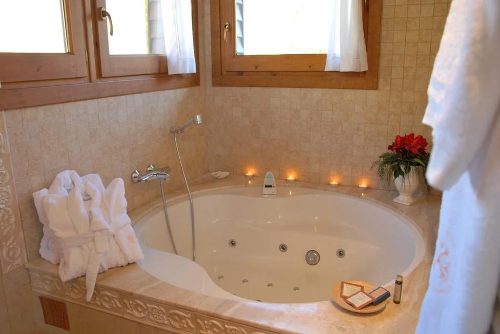 Junior Suite met jacuzzi — Hotel Selba d'Ansils