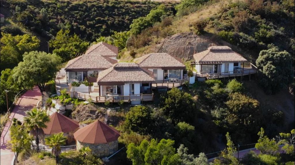 Hotel Selwo Lodge - Animal Park Tickets Included