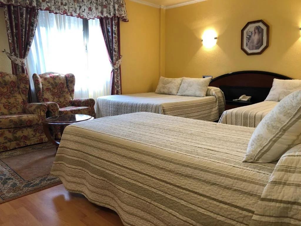 Habitación cuádruple — Hotel Sena