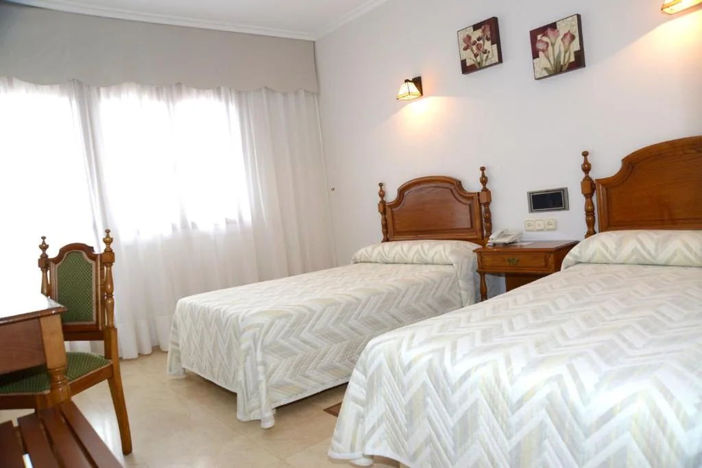 Quarto Duplo - 2 camas — Hotel Serantes