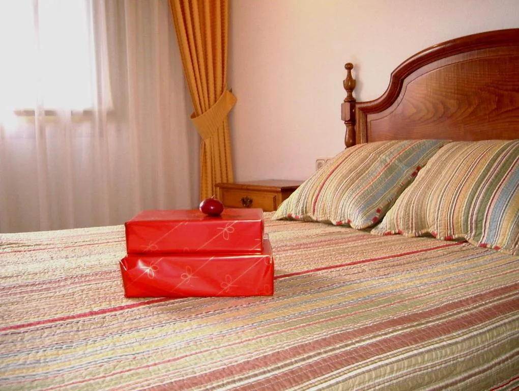 Quarto Duplo — Hotel Serantes