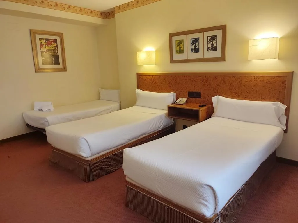トリプルルーム — Hotel Sercotel Cuatro Postes