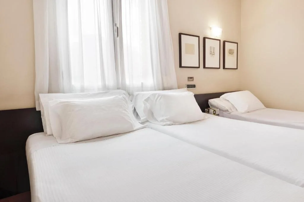 Doppelzimmer mit Zustellbett – 1 oder 2 Betten (3 Erwachsene) — Hotel Sercotel Tudela Bardenas