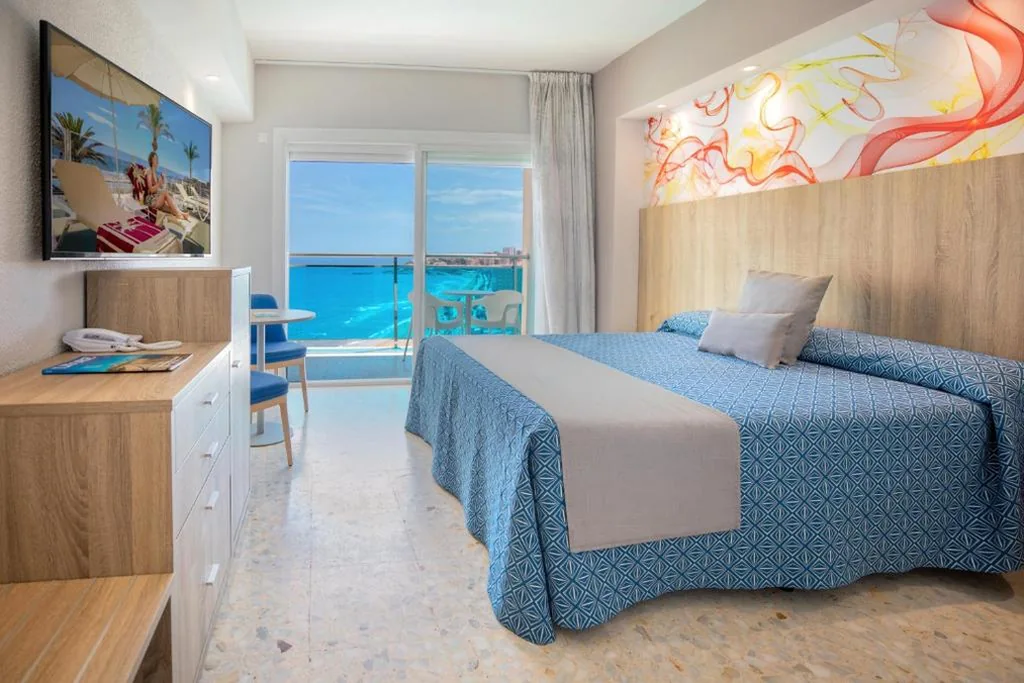 Camera Doppia con vista mare (3 adulti) — Hotel Servigroup Koral Beach 4 Sup