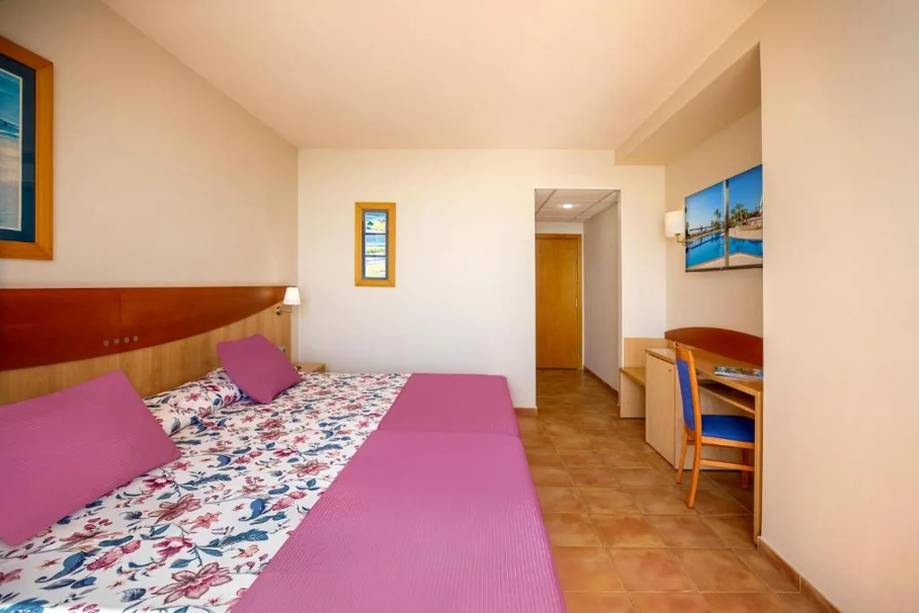 Chambre double avec vue sur la mer (2 adultes + 1 enfant) — Hotel Servigroup Marina Playa