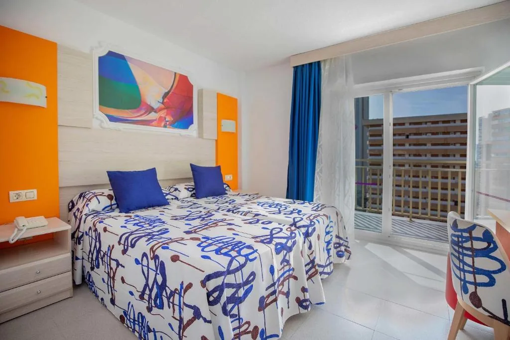 三人双床间 — Hotel Servigroup Orange
