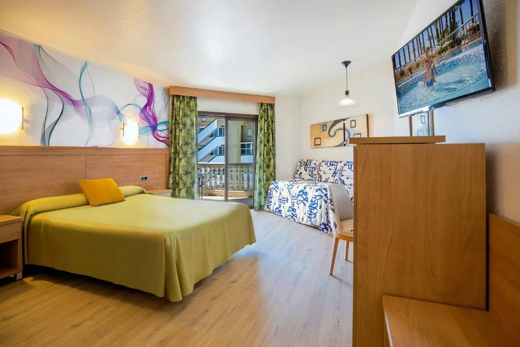 Superior tweepersoonskamer (3 volwassenen + 1 kind) — Hotel Servigroup Papa Luna 4 Sup