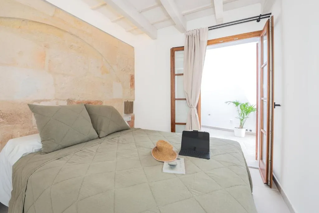 Tweepersoonskamer met patio — Hotel Ses Sis Roses