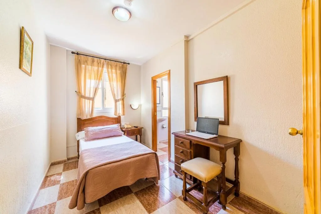 Einzelzimmer — Hotel Sevilla