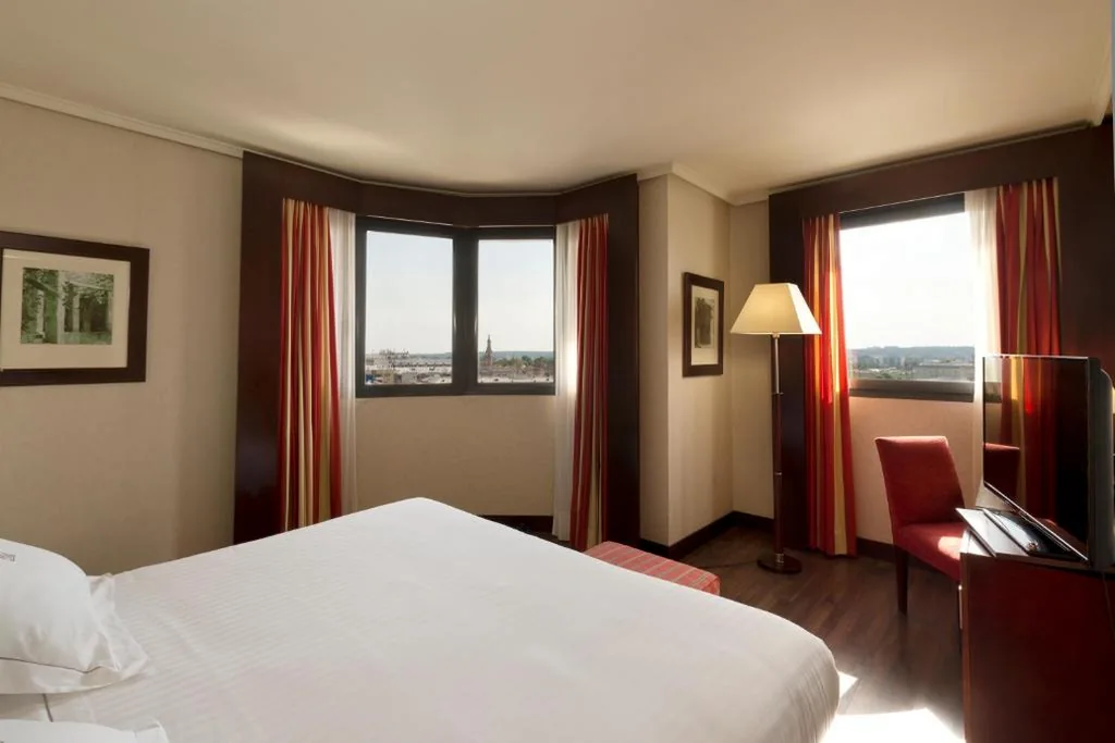 Suite Junior — Hotel Sevilla Center