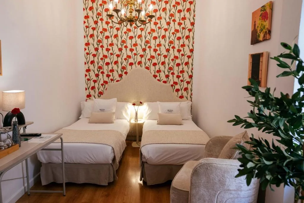 Habitación Doble Estándar - 2 camas — Hotel Sevilla