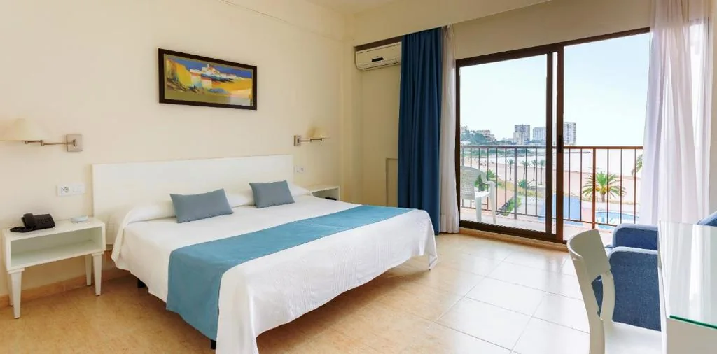 Doppelzimmer mit Poolblick – 1 oder 2 Betten — Hotel Sicania