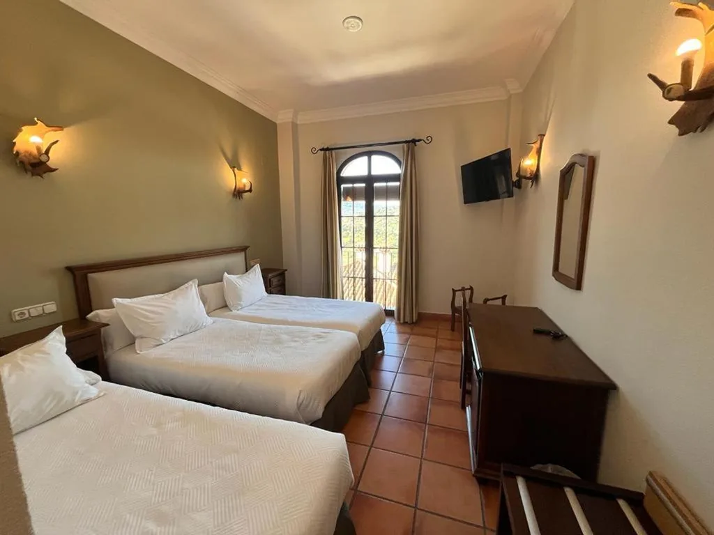 トリプルルーム — Hotel Sierra de Ubrique