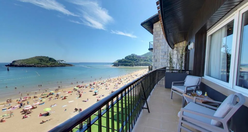 Camera doppia Deluxe con vista sul mare — Hotel Silken Palacio Uribarren