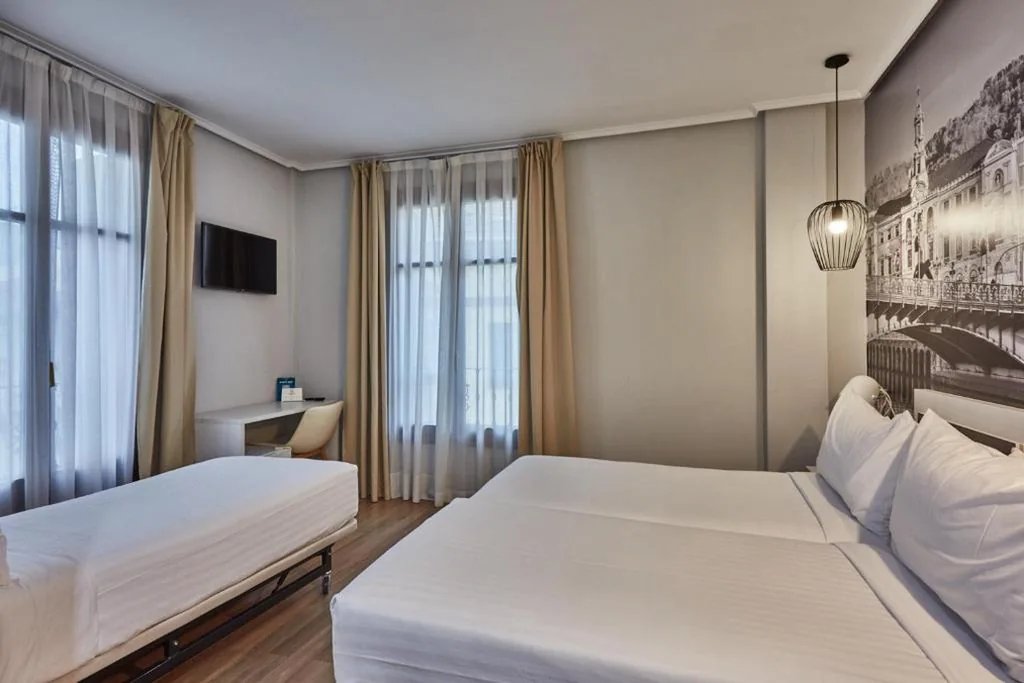 Camera tripla — Hotel Silken Sirimiri