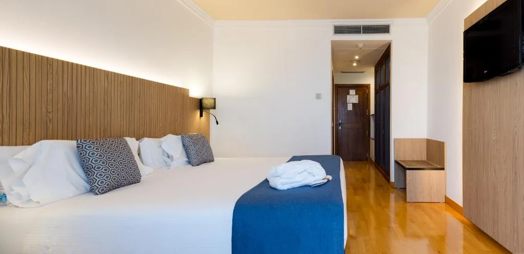 可使用水疗中心的大床双人间 — Hotel Silken Villa de Laguardia