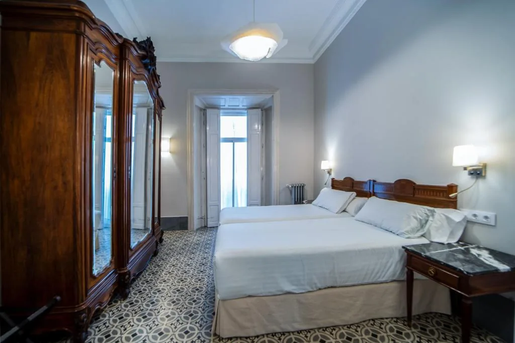 Habitación Doble Superior - 1 o 2 camas — Hotel Simon