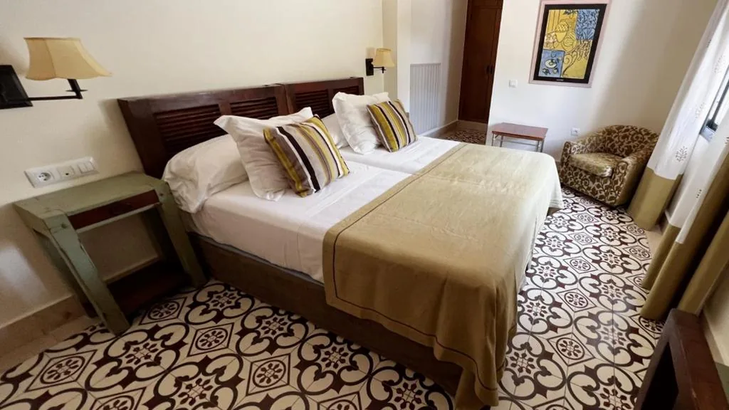 Economy-Doppelzimmer – 1 oder 2 Betten — Hotel Sindhura