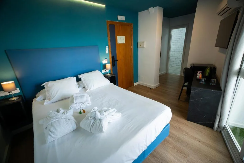 Quarto Duplo Superior com Vista para a Cidade - 1 ou 2 camas — Hotel Sireno Ritual Torremolinos - Adults Only