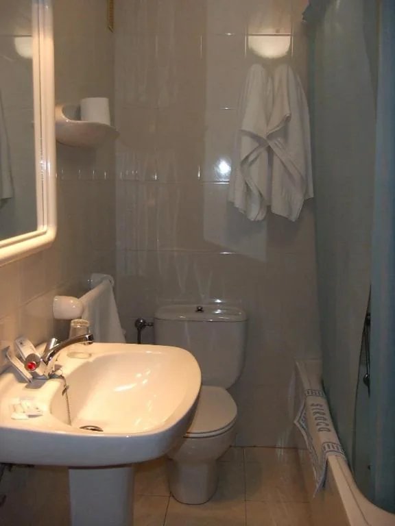 Quarto Familiar Interior — Hotel Siroco Portonovo