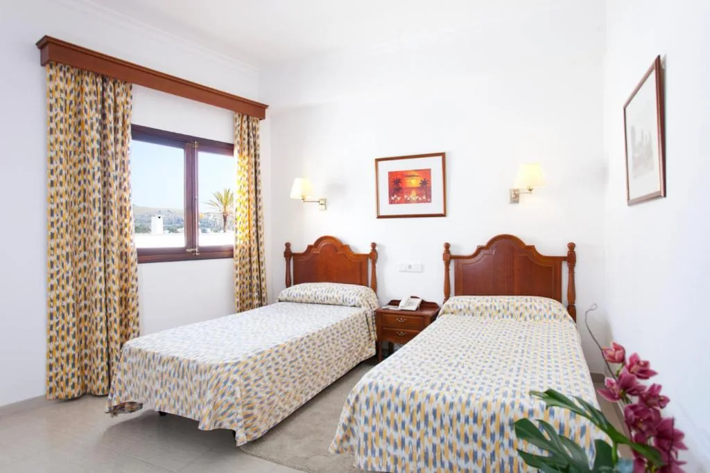 Quarto Duplo Standard — Hotel Sis Pins