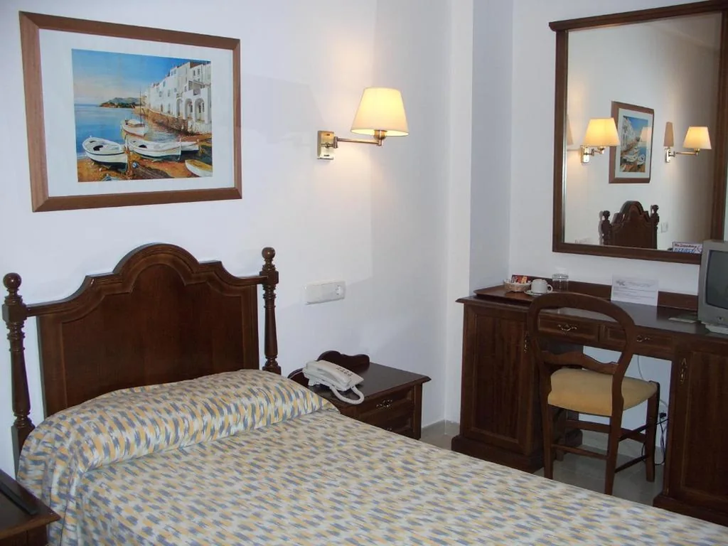 Quarto Individual — Hotel Sis Pins