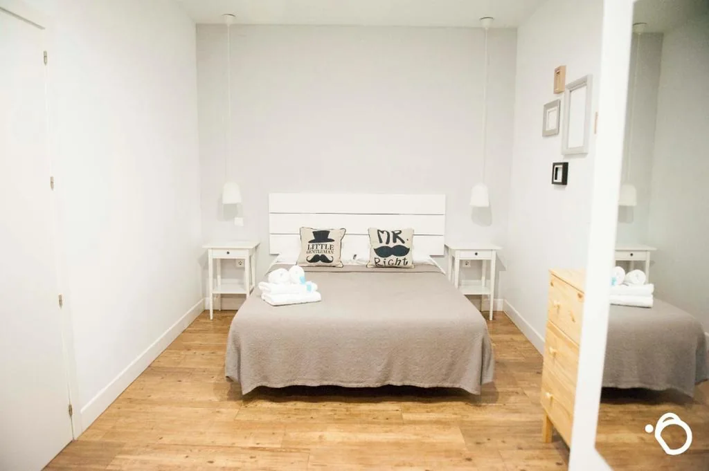 Habitación Doble Económica - Planta baja — Hotel Smile & Co Hostal Boutique