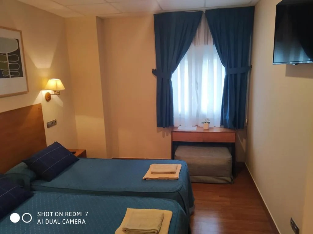 Doppelzimmer mit 2 Betten — Hotel Sol de la Blanca