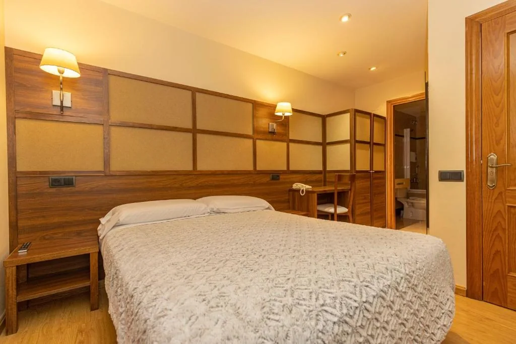 Habitación Doble con balcón — Hotel Solana
